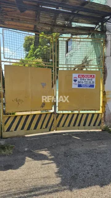 ALQUILER DE LOCAL COMERCIAL SECTOR LA ROMERA N°3