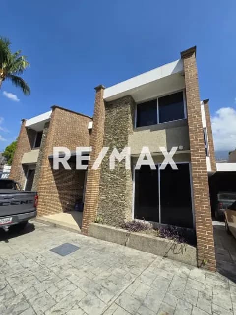 Townhouse en alquiler el castaño conj. res. valle castaño