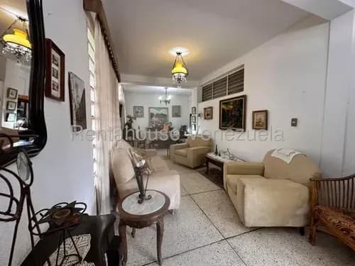 Daniela Linarez Vende Esplendida Casa Con 5 Habitaciones, 4 Baños, Sala, Cocina, Comedor, Terraza Con Una Vista Panorámica Espectacular, Terreno Adicional, Este De Barquisimeto