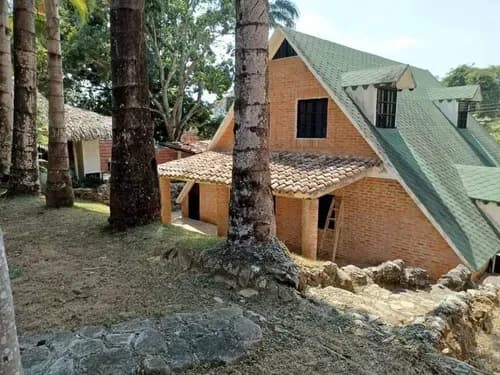 Casa Tipo Chalet En Venta En Colinas De Guataparo Conjunto Cerrado