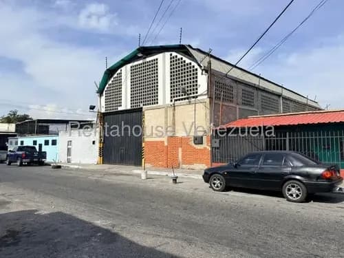 Naudy Escalona & Maribel Morillo Asesores Inmobiliarios De Rentahouse Venden Excelente Galpón En Zona Centro De Barquisimeto 26-18828 Lara