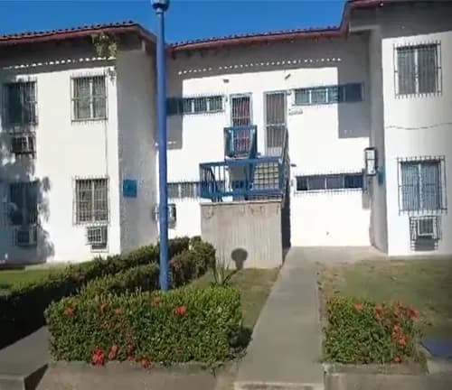 Venta Apartamento 83 Mts2 (cliente Directo). Los Canales De Rio Chico. Tiene: 3 Hab. + 2 Baños + 1 P/e Techado. Hay Area De Piscina, Parrillera, Deportivas Y Canal De Navegación. Milthonhouse53.