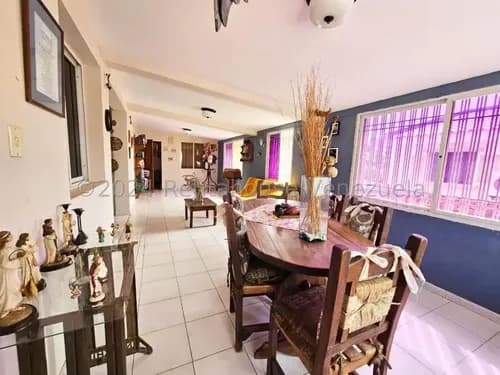 Casa Quinta En Venta En Conjunto Privado Cerca A La Av. Independencia # 26-11077