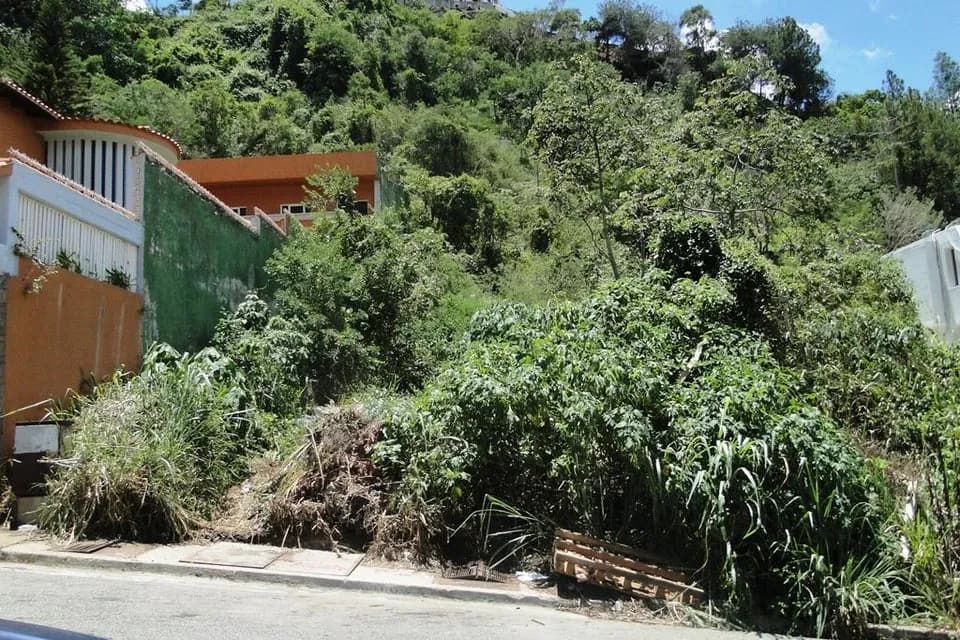 Terreno (Residencial) en Venta en Prados del Este, Distrito Metropolitano