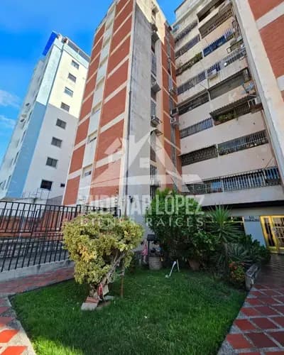 Confortable Apartamento En Alquiler Urb. Los Caobos, Maracay Edo Aragua.