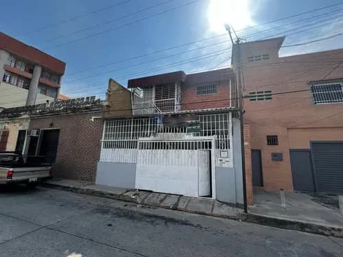 Casa Comercial En Avenida Bolívar, Valencia. Scarmc-81