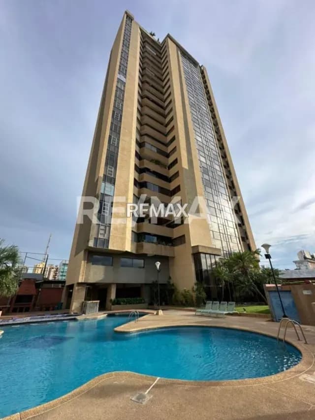 Apartamento en Venta Edif. Alcazaba Sector La Lago