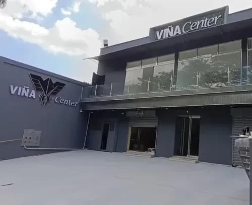 Johana Lazaro Alquila Local En La Viña Frente Al Estacionamiento Del Urológico De 150 Mts A Pie De Calle. **solo Clientes**
