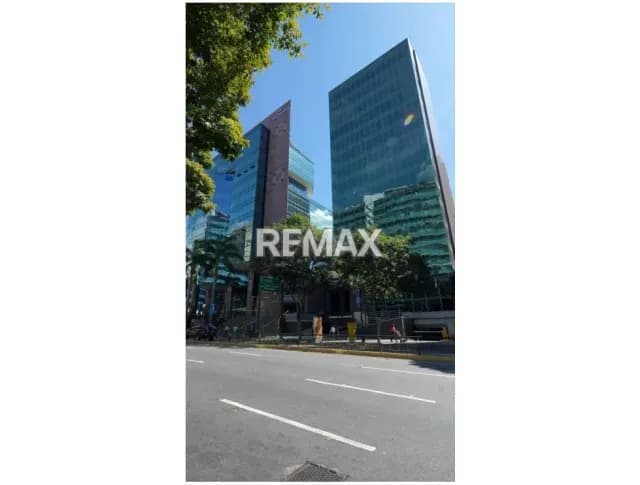 Hermosa oficina corporativa de 302M2 en el Rosal