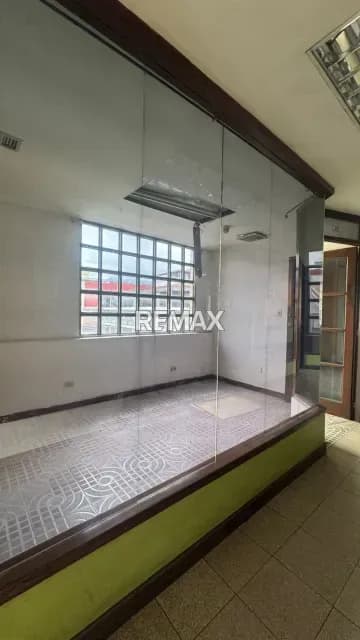 En venta local comercial en Minicentro Comercial.