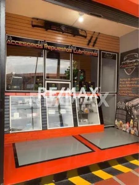 Se Vende Galpón Comercial en el Sector centro , las brisas