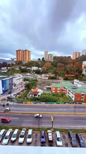 132m 4h 3b 1p Techado Vista A La Perimetral Original Para Remodelar Habitable Funcional Una De Las Habitaciones Es De Servicio Con Su Baño Gas Directo Piso Medio Bajo