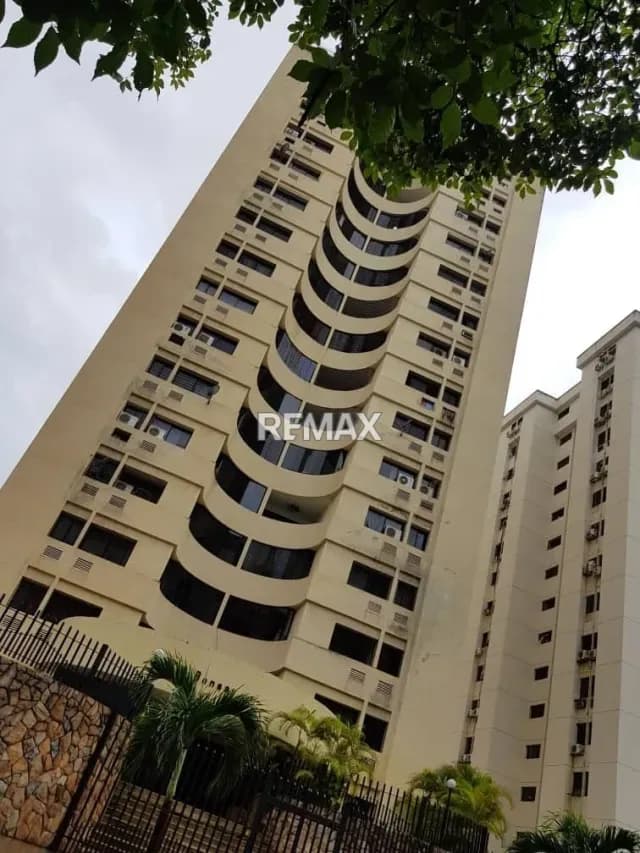 APARTAMENTO AMOBLADO EN ALQUILER RESD. BONSAI Urb. Valles de Camoruco