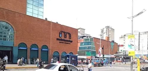 Alquiler De Local En Centro Comercial Metrocenter,entre Av. Baralt, Universidad Y Sur 4