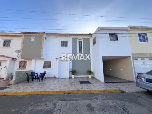 Venta de hown house actualizado en villa de San Francisco