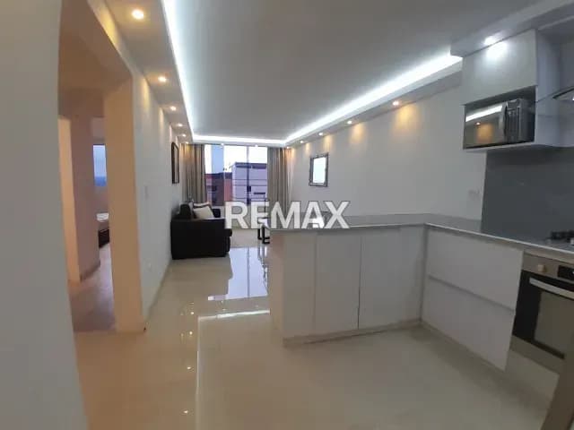 En Venta Apartamento Colinas de la Tahona, con hermosa vista.