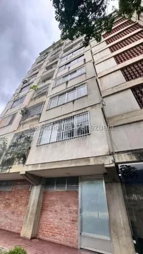 Hermoso Y Cómodo Apartamento En Venta. Urb. Chuao.