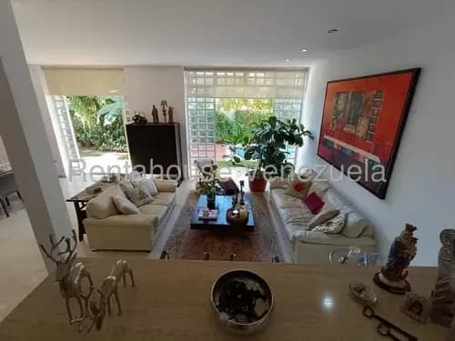 Agp Casa En Venta En Sebucán, En Calle Cerrada, Moderna, Con Concepto Abierto 25-11550