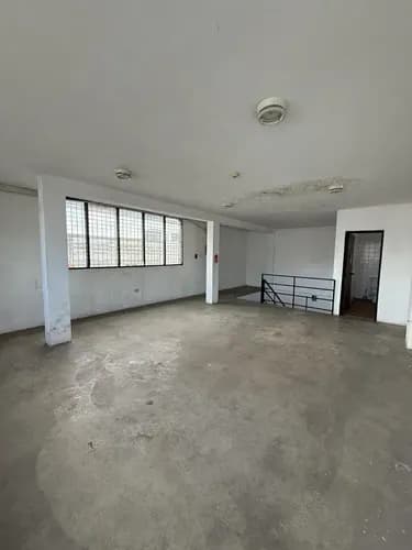 Michelle Vende Local Comercial San Blas Valencia Avenida Lara Vr-l /636