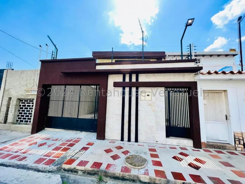 Casa (Duplex) en Venta en Andres Bello, Aragua