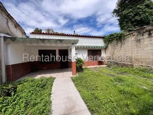Oportunidad De Inversión Casa Con Gran Potencial 344 Mts2 Zona Centro Maracay Calle Libertad 25-8830 Hc