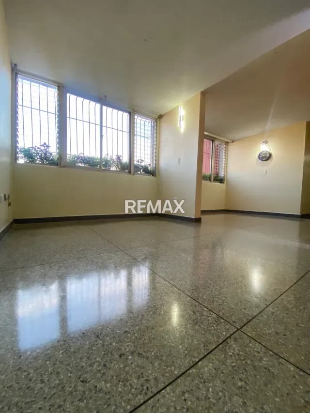 Alquilo Apartamento en La Mora. Cabudare