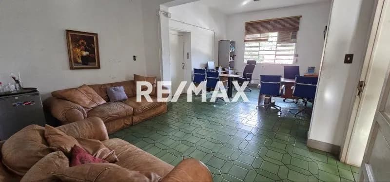 QUINTA COMERCIAL EN ALQUILER UBICADA EN LA ALTA FLORIDA