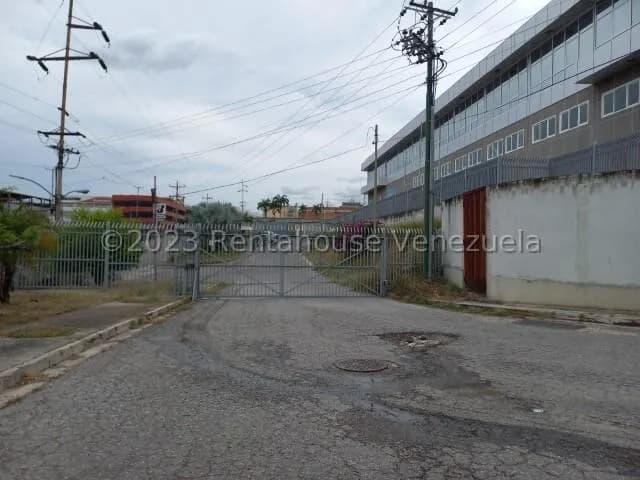Comercial (Galpon - Deposito) en Venta en Guatire, Miranda