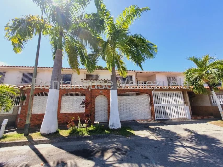 Casa (Multipes Niveles) en Venta en Villa Heroica, Miranda