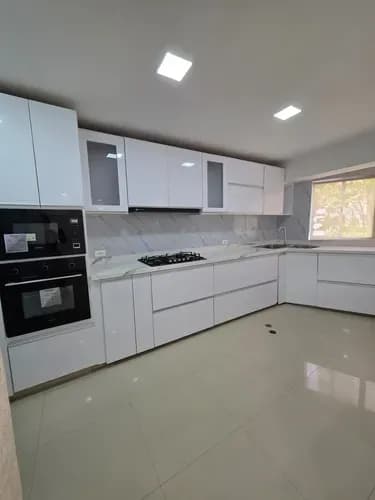 Yasmin Roa Vende Moderno Apartamento Res. Don Manuel Urb. El Parral Piso Bajo Listo Para Hab Cod 326789