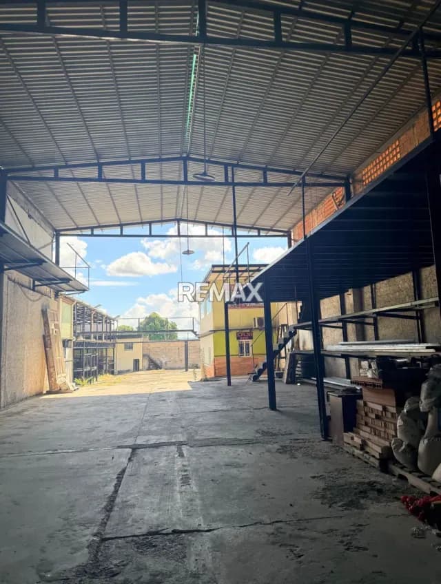 Galpón en Av Lisandro Alvarado