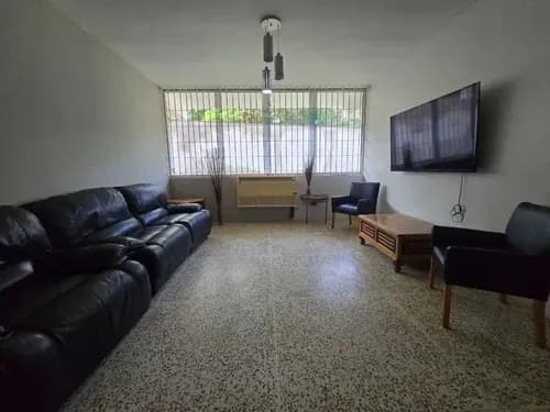 Ad, Se Vende Apartamento En El Edificio Flores, Cerca De La Av. Bolívar Norte