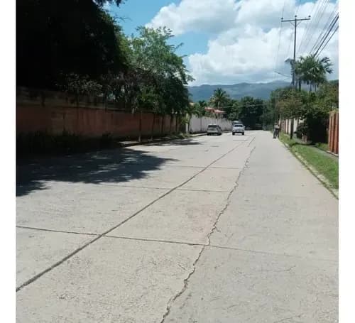 Venta Terreno En Naguanagua Con Agua Fluida Negociable