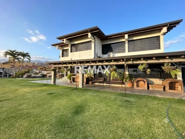 Casa en venta - La Lagunita Country Club (calle cerrada)