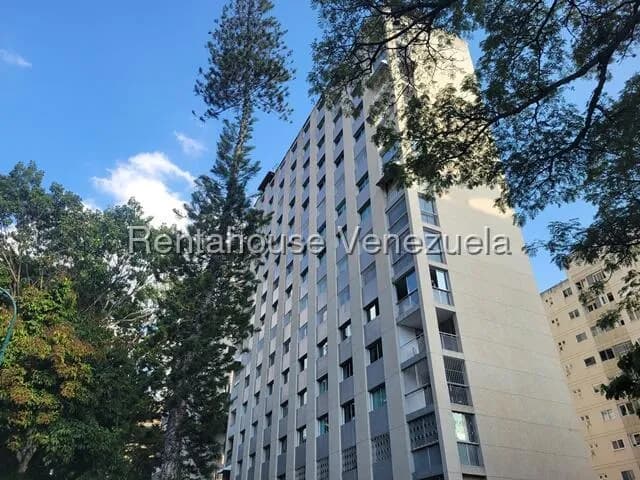Apartamento (1 Nivel) en Alquiler en Los Palos Grandes, Distrito Metropolitano