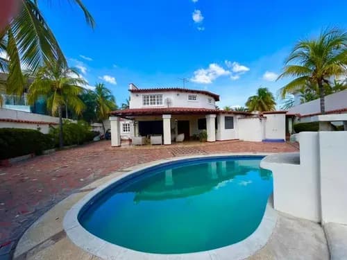 Venta Casa En Urb Las Villas Lecheria