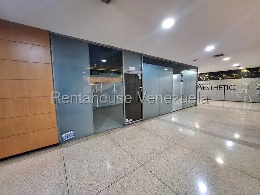 Comercial (Local Comercial) en Alquiler en Chuao, Distrito Metropolitano