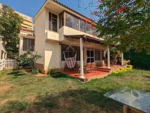 Casa En Venta En Trigal Norte. Urb Piedras Pintadas. Valencia.