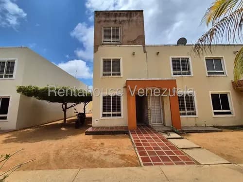 Townhouse En Venta Camino De La Lagunita, As