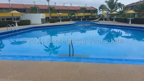 Venta De Townhouse/ Via Curiepe / Ls 26-11039 Yg