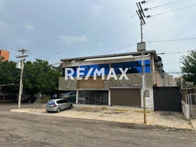 CENTRO COMERCIAL CATANIA EN VENTA AVENIDA 13B CON CALLE 67 CECILIO ACOSTA