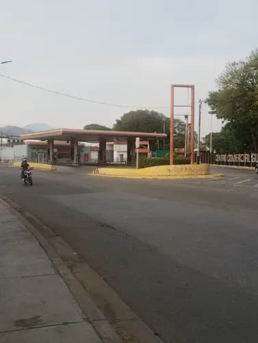 Se Vende Estacion De Servicio,con Locales Comerciales. Am06