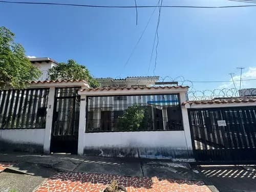 Casa En Venta En Las Acacias Lh
