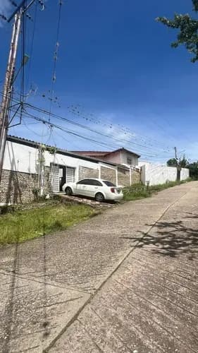 Casa Amplia En Venta Ubicada En Tucape Parte Baja.