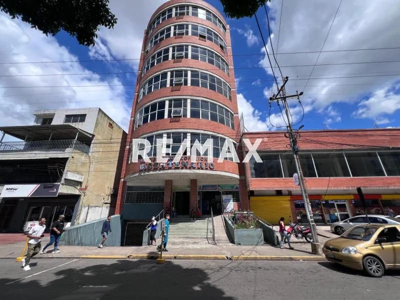 Se Vende Local Comercial en Av. Bicentenario, Multicentro Profesional Bicentenario, Maturín, estado Monagas