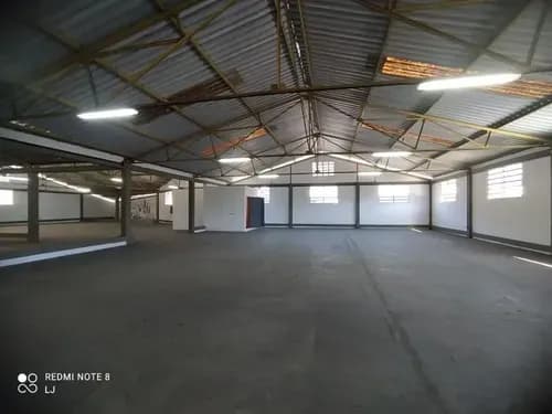 En Alquiler Galpón Con Mezzanina De 1200m2; Ubicado En La Av. Intercomunal La Yaguara - Antímano. Solo Cliente Directo. (r.o)