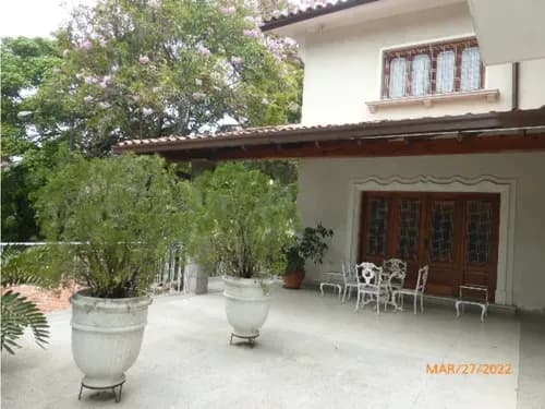 Alquilo Casa 900m2 San Román 6802