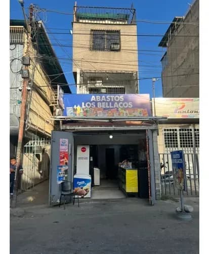 Venta De Casa Con Local Comercial Catia