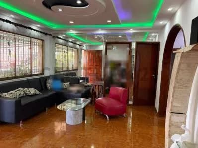 Casa en venta en Las Veredas de Coche · 273 m² · 5 hab · 4 puestos techados