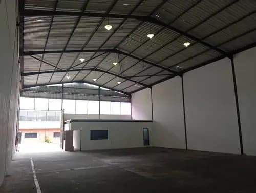 (dc) Se Alquila Galpón En La Zona Industrial Castillito